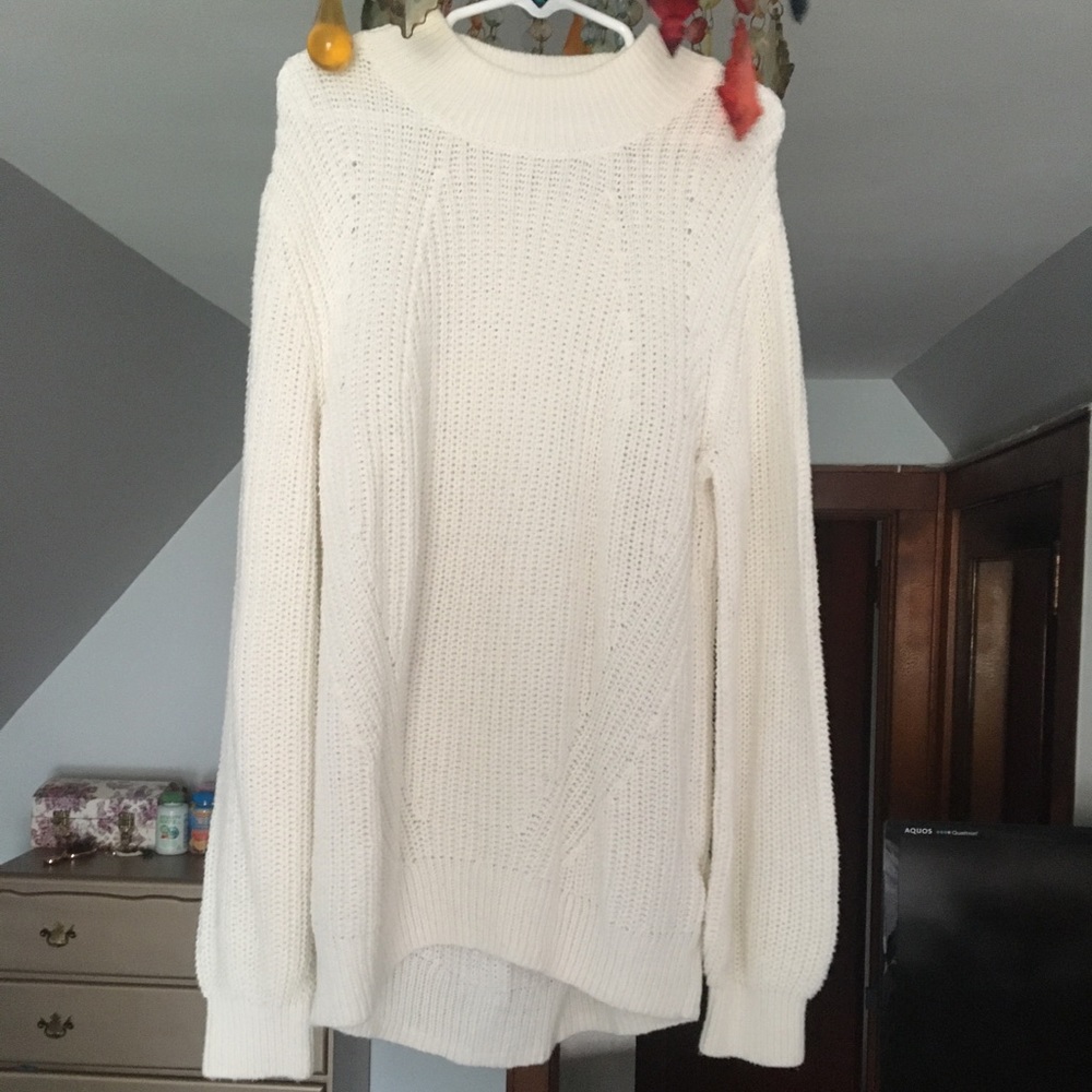 Cozy White Over Sized Sweater NWOT